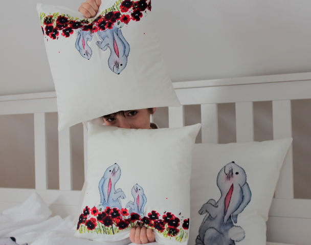 Kissen, Kuschelkissen, Königsknöpfe, individuell, Kinder, Schule, Selbstgemacht, Geschenke, Königsknöpfe, kuscheln, Kindergarten, Kategorie Kuschelkissen, Frühlingshasen, Schule, Alles für Kinder, Leben mit Kind