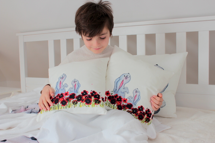 Kissen, Kuschelkissen, Königsknöpfe, individuell, Kinder, Schule, Selbstgemacht, Geschenke, Königsknöpfe, kuscheln, Kindergarten, Kategorie Kuschelkissen, Frühlingshasen, Schule, Alles für Kinder, Leben mit Kind