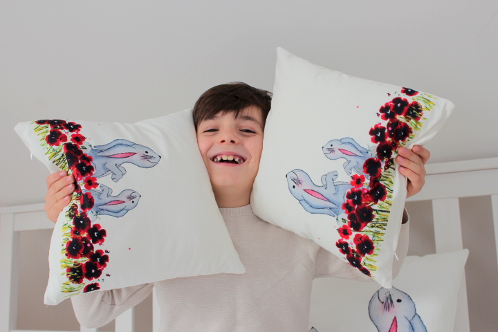 Kissen, Kuschelkissen, Königsknöpfe, individuell, Kinder, Schule, Selbstgemacht, Geschenke, Königsknöpfe, kuscheln, Kindergarten, Kategorie Kuschelkissen, Frühlingshasen, Schule, Alles für Kinder, Leben mit Kind