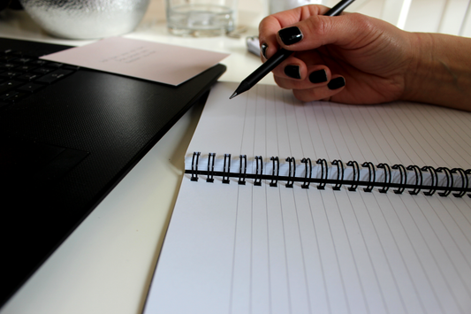 Geburtstag Schreibblock Notizblock Blöckchen Notizblöckchen Blöckchenliebe Königsknöpfe Diy Shop Geschenke Onlineshop selbstgemacht Geschenke Weihnachten Büro Königsknöpfe Illustration