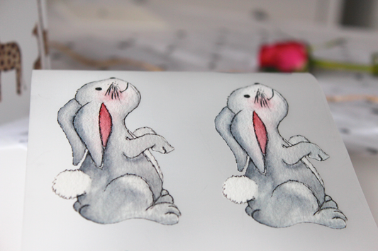 Bügelbild „Grauer Hase“ – Hoppelnde Niedlichkeit zum Aufbügeln