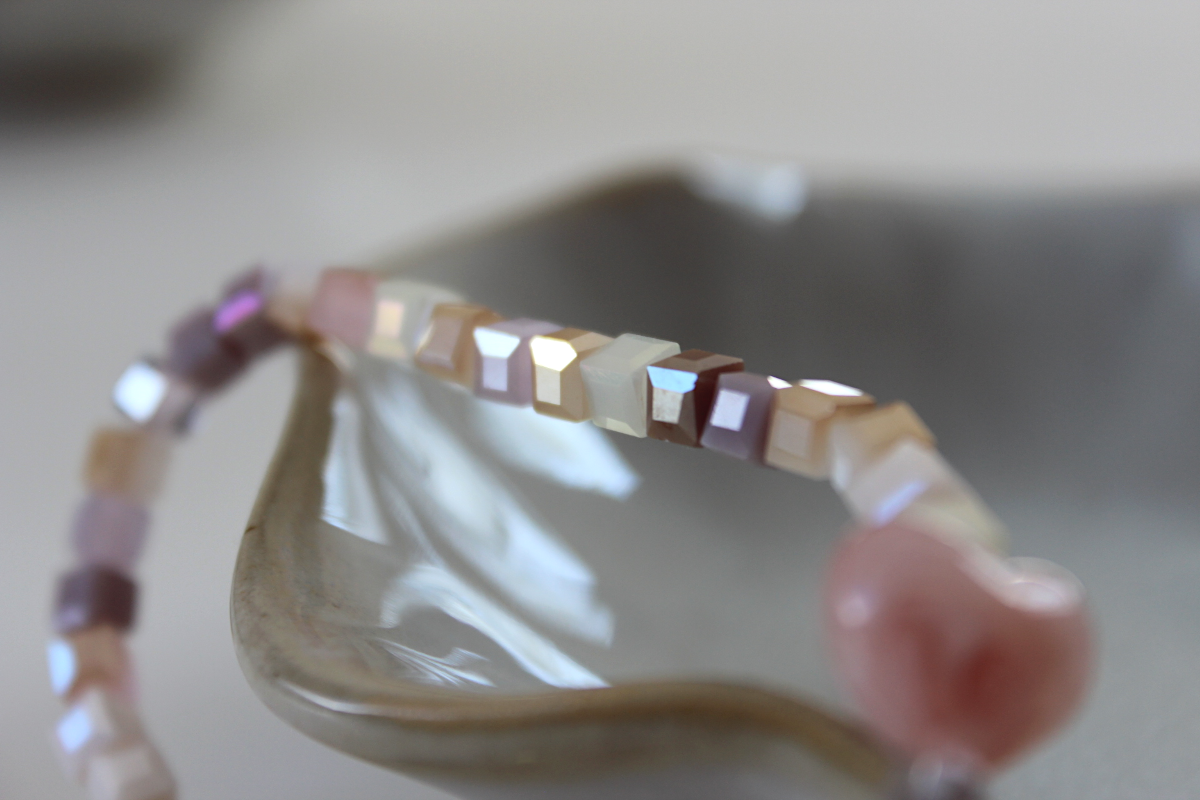 Perlenarmband - Lichtspiel in Rosé - Liebe in Form gegossen