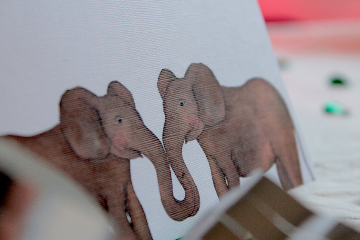 Kategorie Einladungen Karten Einladungskarten Königsknöpfe Kindergeburtstag selbstgemacht Geschenke für Klein und Groß Königsknöpfe Leinenpapier Klappkarten Geburtstag