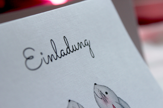 Kategorie Einladungen Karten Einladungskarten Königsknöpfe Kindergeburtstag selbstgemacht Geschenke für Klein und Groß Königsknöpfe Leinenpapier Klappkarten Geburtstag