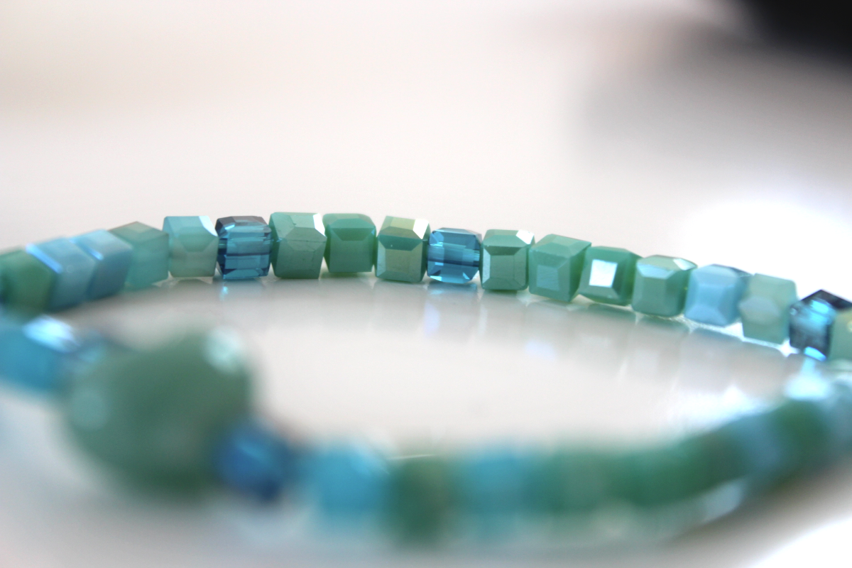 Perlenarmband - Türkis trifft Herzgefühl