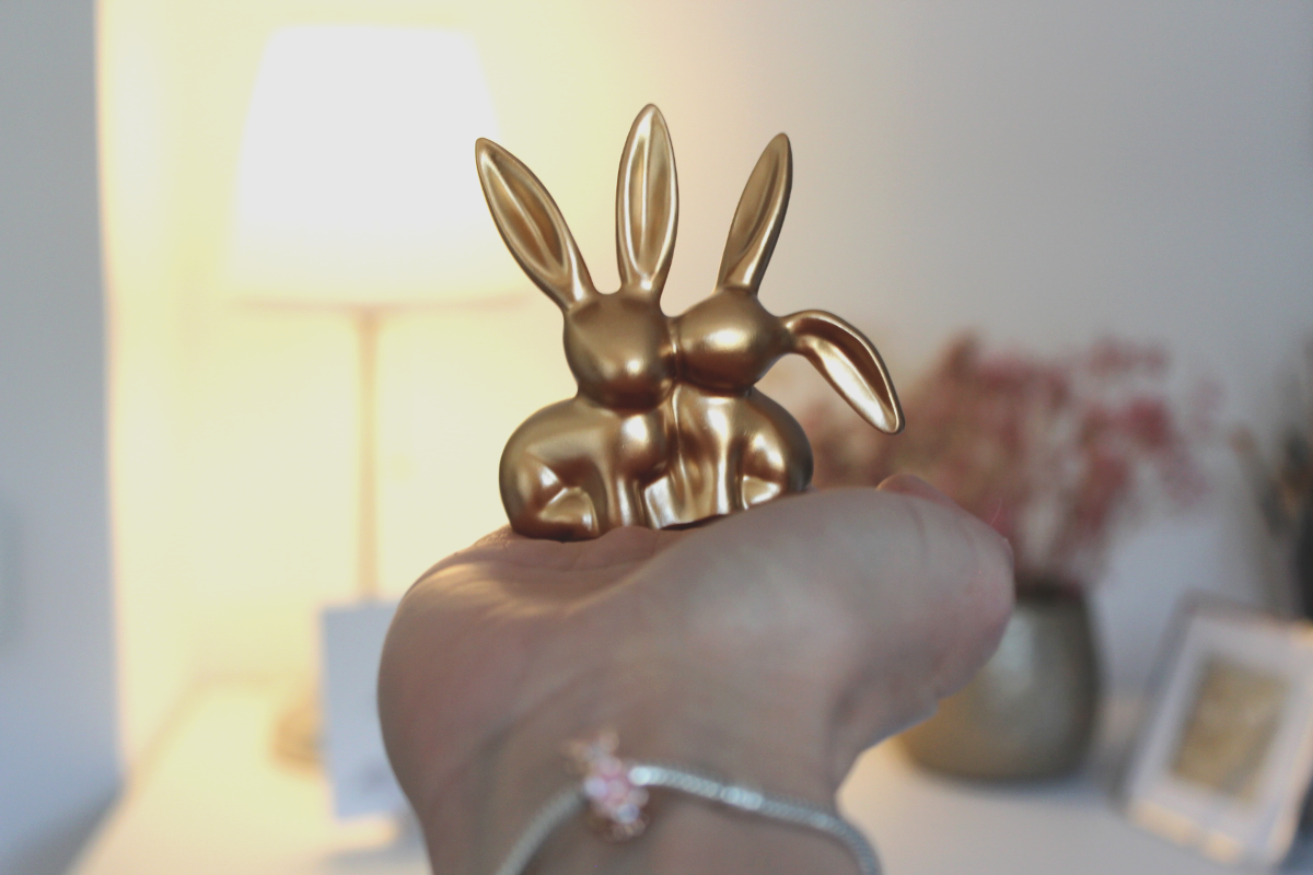 Goldene Kuss-Hasen – stilvolle Deko mit Charme
