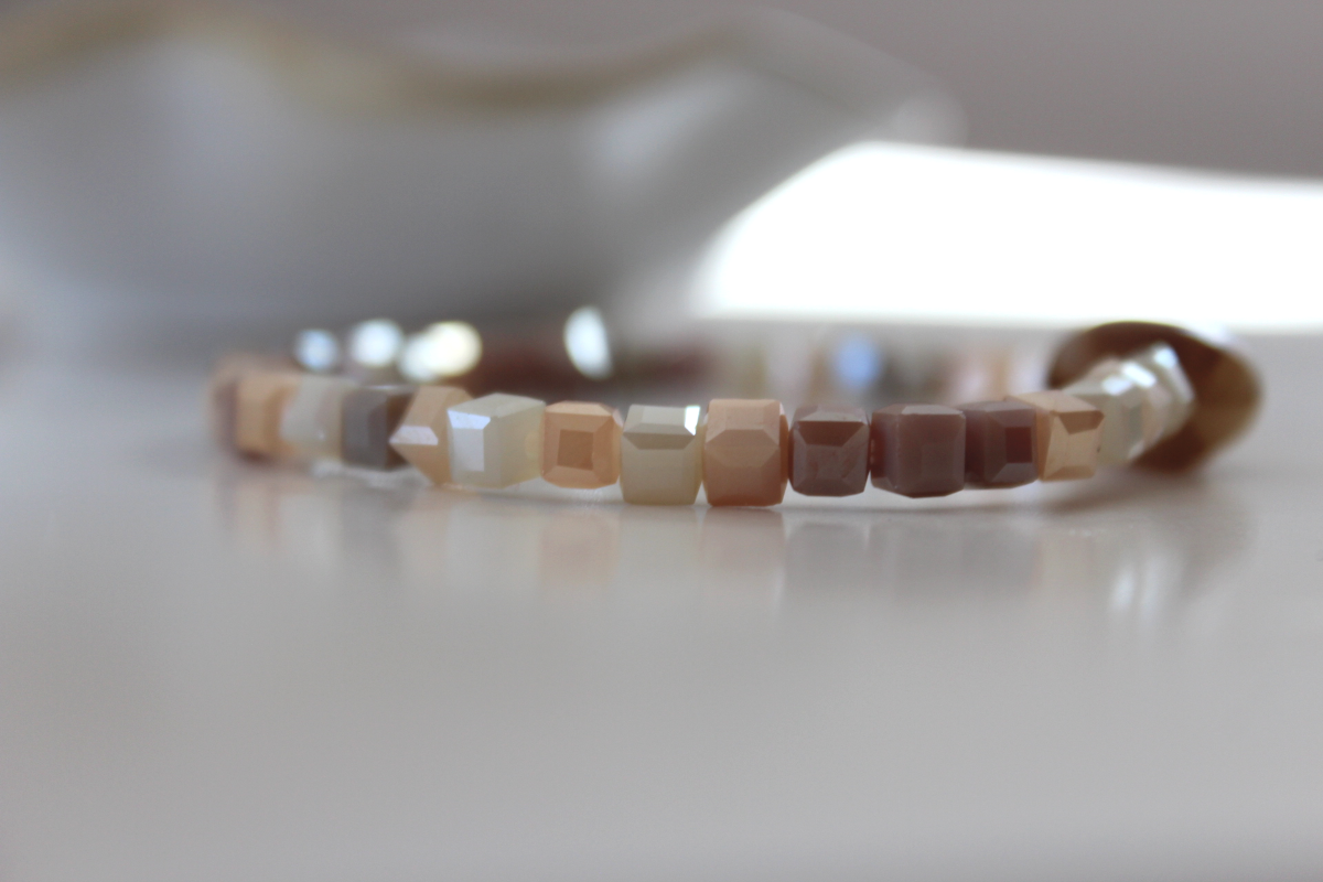 Perlenarmband - Würfelzucker & Karamellträume