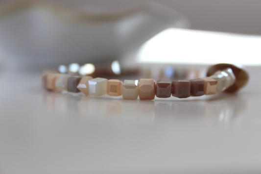 Perlenarmband - Würfelzucker & Karamellträume