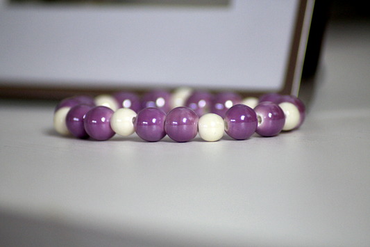 Keramik-Armband in Lila & Beige – zart, handgemacht, zeitlos schön