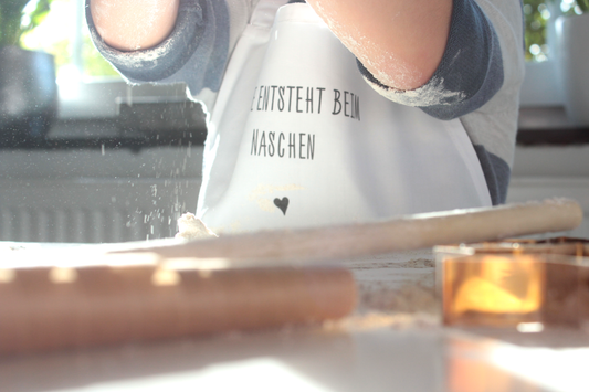 Schürze, Schürzen, Kochschürze, Backschürze, Kinderschürze, , Königsknöpfe, individuell, Kinder, Schule, Selbstgemacht, Geschenke,