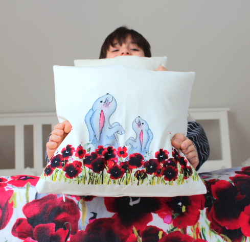 Kissen, Kuschelkissen, Königsknöpfe, individuell, Kinder, Schule, Selbstgemacht, Geschenke, Königsknöpfe, kuscheln, Kindergarten, Kategorie Kuschelkissen, Frühlingshasen, Schule, Alles für Kinder, Leben mit Kind