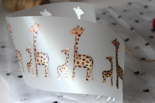 Bügelbild „Giraffenfamilie“ – Großes Herz auf langen Beinen