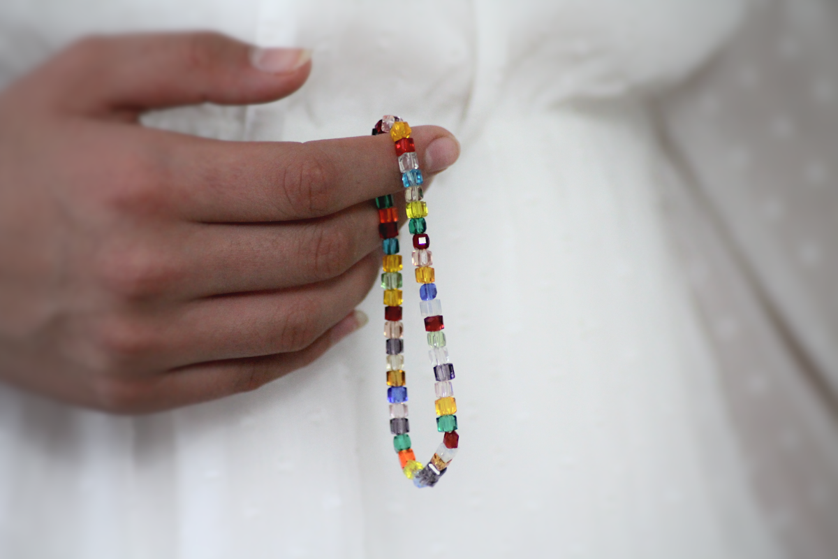 Glasperlen-Armband „Farbenfreude“ – bunt, funkelnd, handgemacht