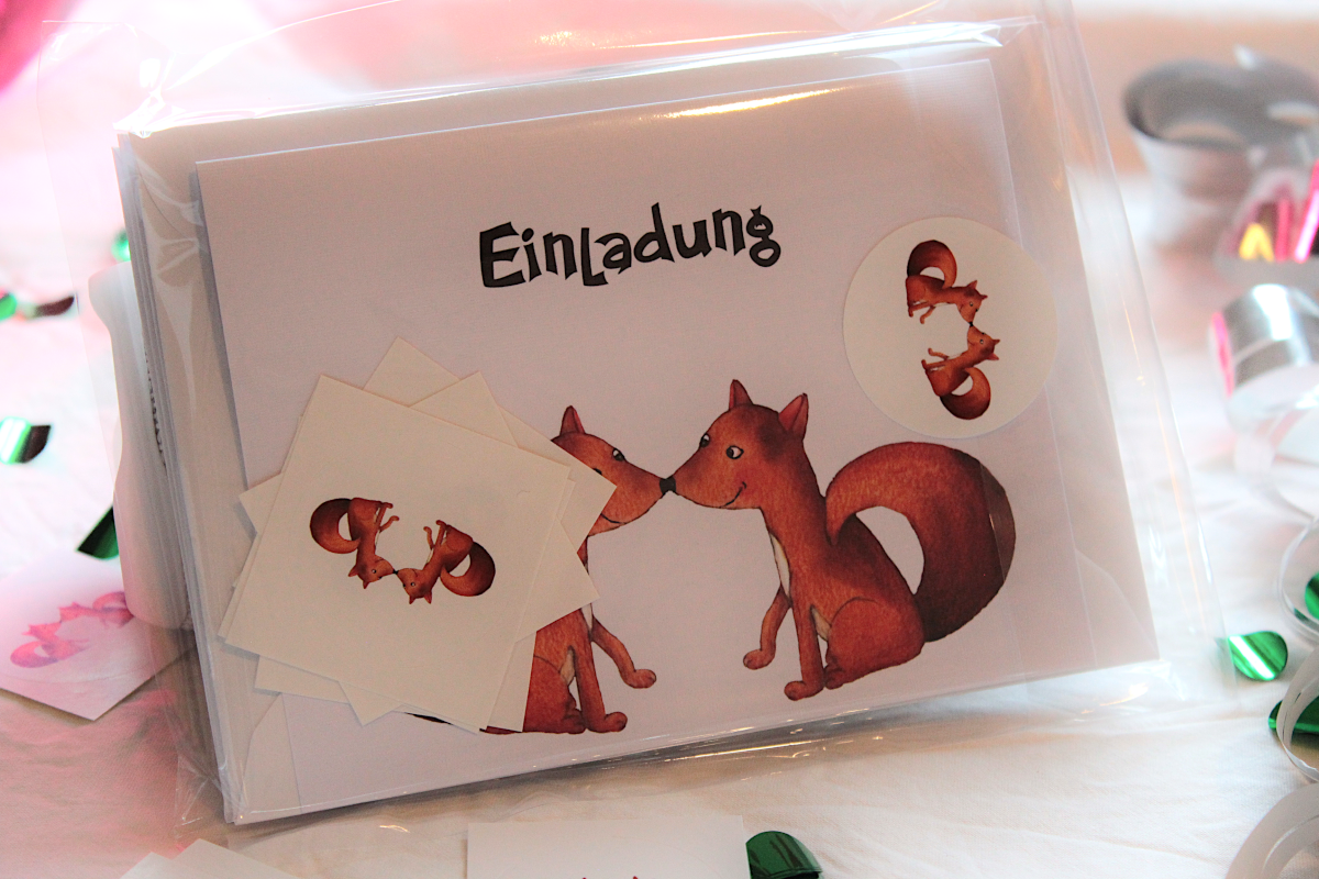 Kategorie Einladungen Karten Einladungskarten Königsknöpfe Kindergeburtstag selbstgemacht Geschenke für Klein und Groß Königsknöpfe Leinenpapier Klappkarten Geburtstag