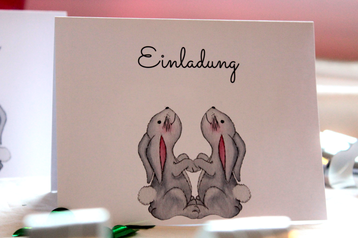Kategorie Einladungen Karten Einladungskarten Königsknöpfe Kindergeburtstag selbstgemacht Geschenke für Klein und Groß Königsknöpfe Leinenpapier Klappkarten Geburtstag