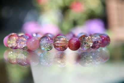 Handmade Perlenarmband aus Keramik- und Glasperlen - „Sunlit Bloom“