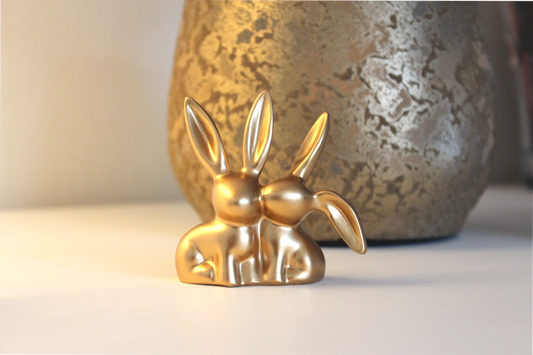 Goldene Kuss-Hasen – stilvolle Deko mit Charme