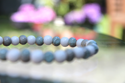 Handmade Perlenarmband aus Glasperlen - ein Hauch von Wellen, Wind & Wunder