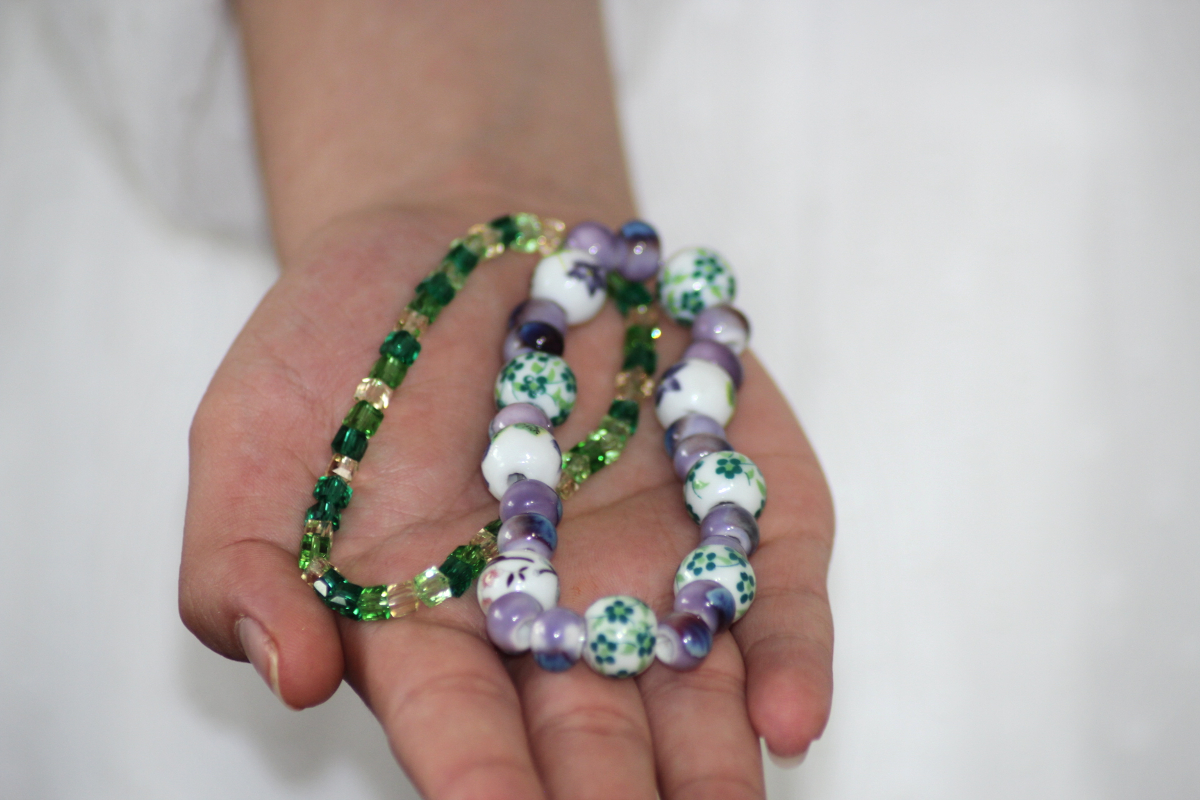 Keramik-Armband „Blütengarten“ – kunstvoll & handgemacht