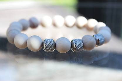 Männerarmband Creme – Naturstein & Edelstahl