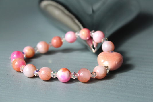 Handmade - Perlenarmband „Herzverliebt"