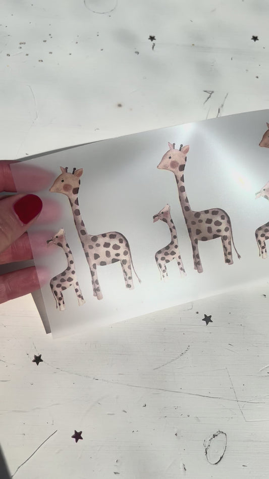 DIY-Kreativset Stoffbeutel mit süßen handdesignten Bügelbildern – Gestalte dein eigenes Lieblingsstück „Giraffenmama“ – Großes Herz auf langen Beinen