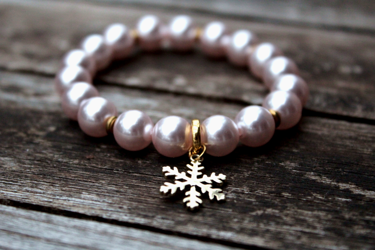 Armband Rosé & Gold – ein zartes Wintermärchen