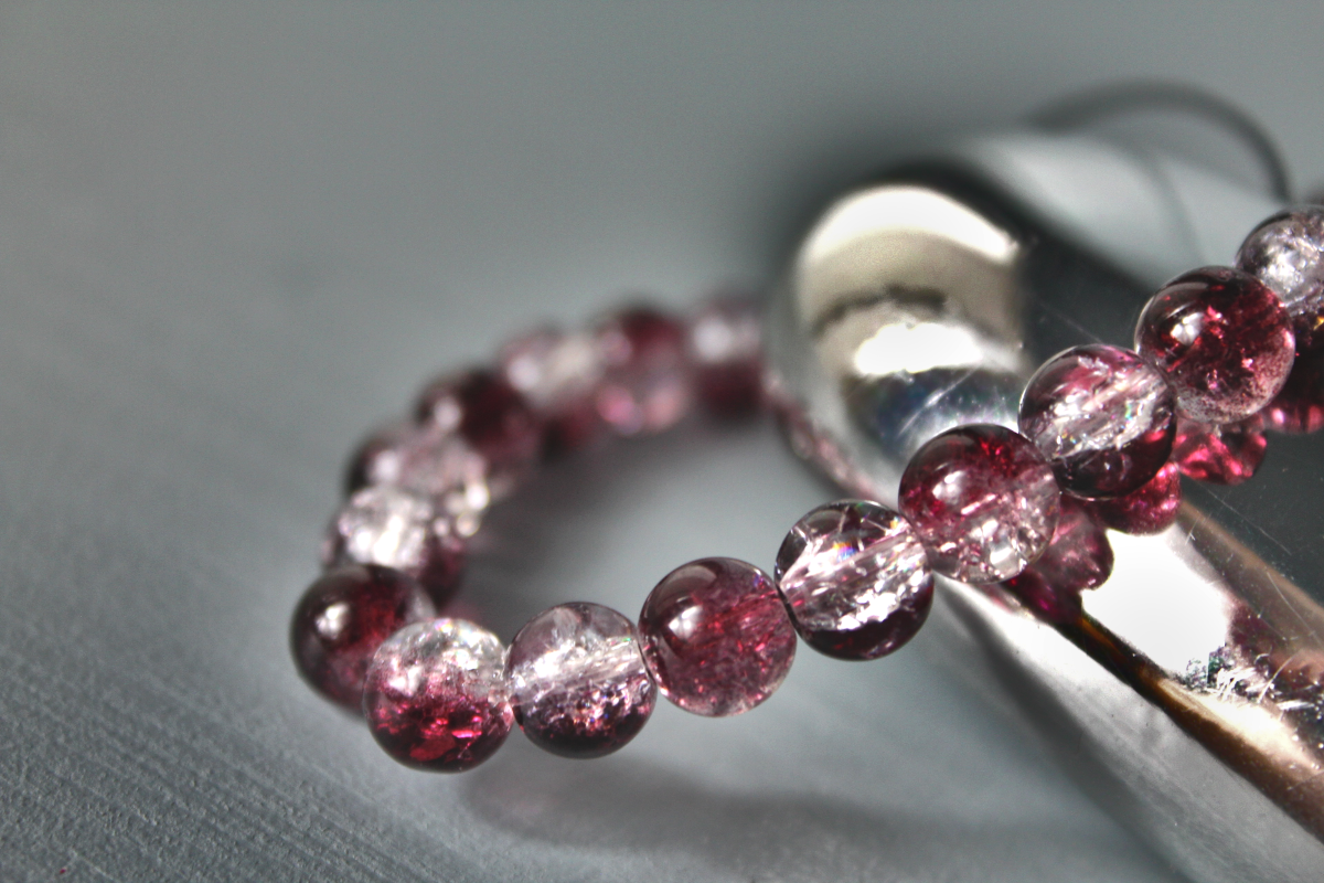 Handmade - Perlenarmband "Rubinrot wie die Liebe"