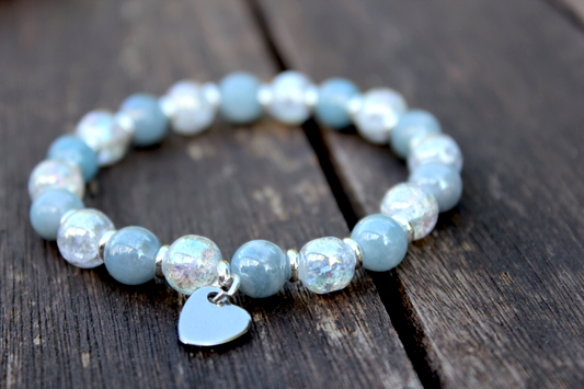 Personalisierbares Armband mit Edelstahl-Herzanhänger „Winterliebe"