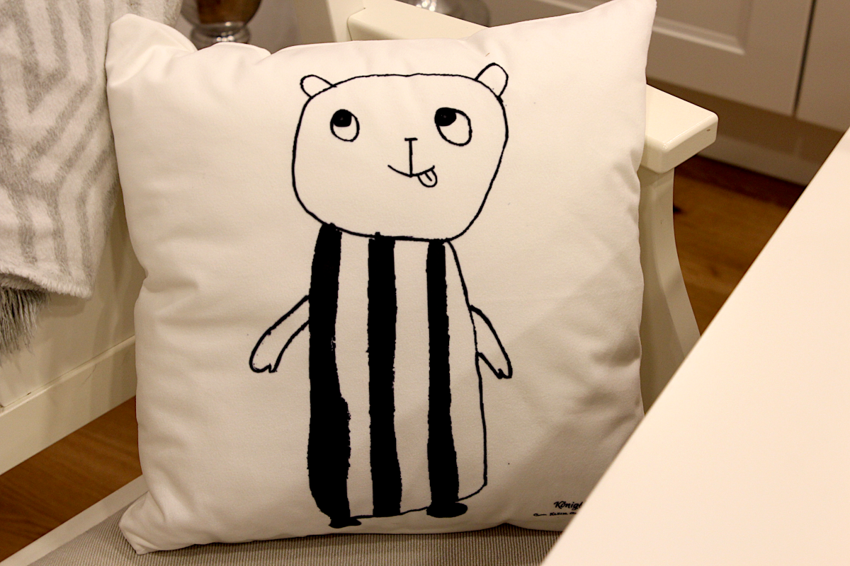 Kissen, Kuschelkissen, Königsknöpfe, individuell, Kinder, Schule, Selbstgemacht, Geschenke,